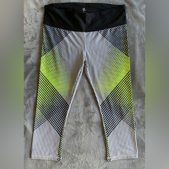 High Rise Ankle GapFit gFast Exercise Yoga Leggings Size L - Picture 1 of 9